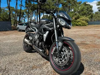 triumph street triple rs