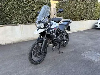 triumph tiger 800 xcx bianco