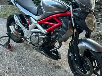suzuki svf 650 gladius