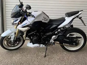 suzuki gsr 750 - bazarový motocykl