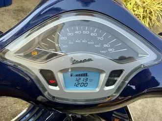 2021 vespa primavera 150