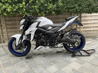 ② suzuki gsx-s750 cc **8800km** 2/2020** akrapovic **