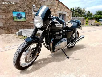 triumph thruxton café racer