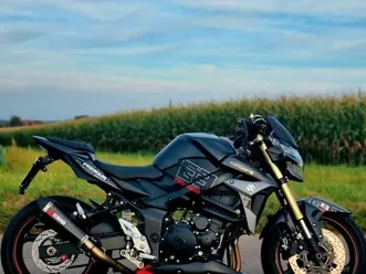 suzuki gsr 750