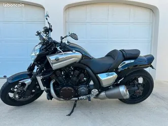 vends moto vmax yamaha 1700 cm3