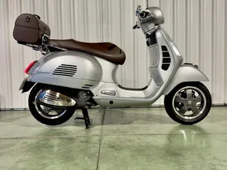 vespa gts super 300 70 anos