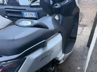 sym maxsym 400i bianco