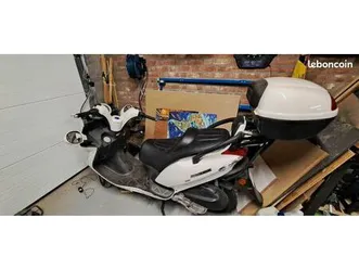 scooter 125 cc kymco grand dink en tres bon etat