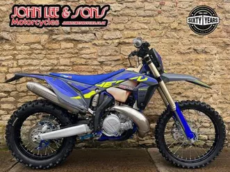 sherco se-f 300 cc 2 t factory enduro bike, 2024 model, 44 hours, immaculate cond