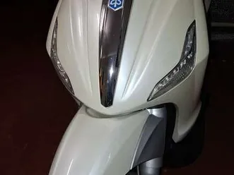 piaggio beverly 300 bianco