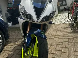 triumph daytona 675