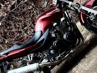 kawasaki zr7 mit 180er reifen zx6