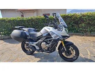 cf moto 650 mt con soli 6.000 km