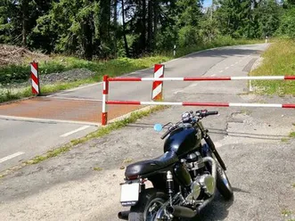 triumph thruxton 900