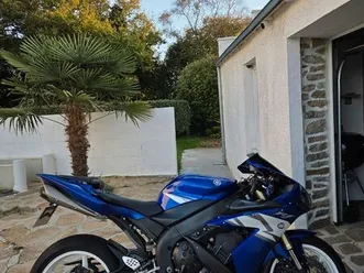 yamaha r1