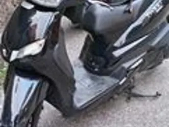 peugeot tweet 200 - 2023