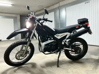 moto 250 rieju