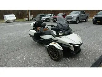 2024 can-am spyder rt sea-to-sky
