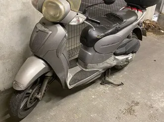 scooter aprilia 125