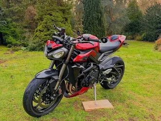 triumph street triple 765 rs