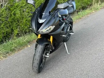 triumph daytona r 675