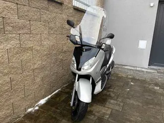yamaha x-max 250