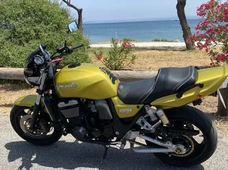kawasaki zrx 1100