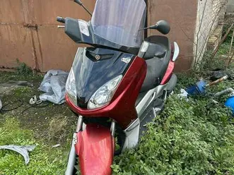 yamaha x-max 250 rosso