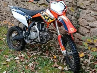 ycf 125