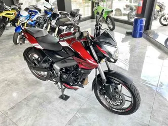 bajaj dominar 200