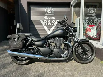 triumph thunderbird storm