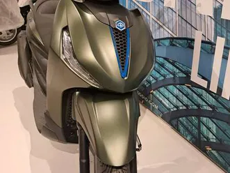 piaggio beverly 400 s cupolino + bauletto inclusi blu/azzurro