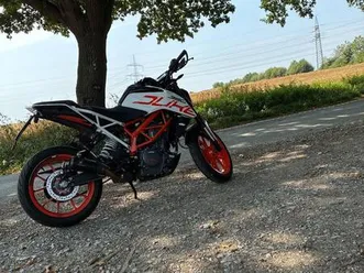 ktm duke 390