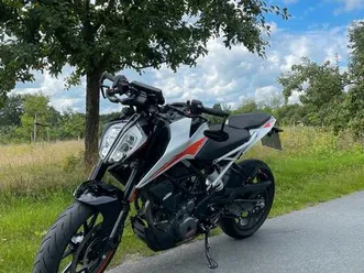ktm duke 390