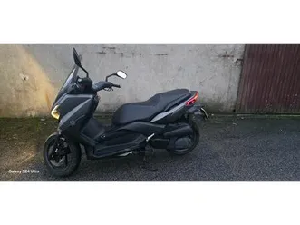scooter yamaha xmax 250 lorvão