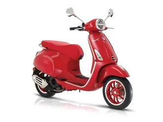 moto neuve: vespa primavera 125 (red)
