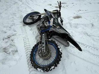 yamaha yz 450 baujahr 2024 - 85h betriebsstunden