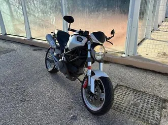 ducati - monster 696