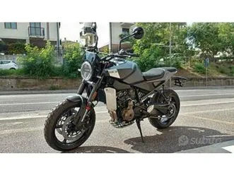husqvarna svartpilen 801 nuova