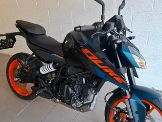 ② ktm 125 duke état neuf - nouveau modèle !!!