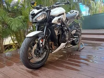 triumph street triple r