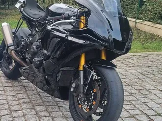 yamaha r1 piste cg 2023
