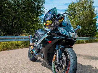 aprilia rsv4 / akrapovic / top zustand