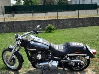 harley davidson dyna super glide custom 1584 cm3 , noir modèle 2010