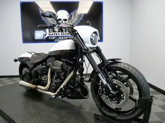 2017 cvo® pro street breakout®