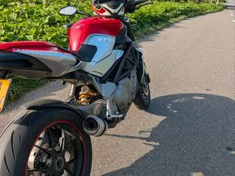 ② mv agusta 1078rr brutal