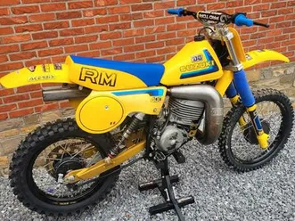 ② suzuki rm400 1980