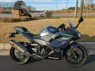 2022 kawasaki ninja® 400 abs metallic matte twilight blue/metallic graphite gray