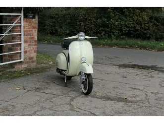 1967 vespa 150 super - beautiful example a vendre