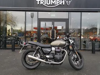 triumph street twin 900 kirosi red abs 900 cc